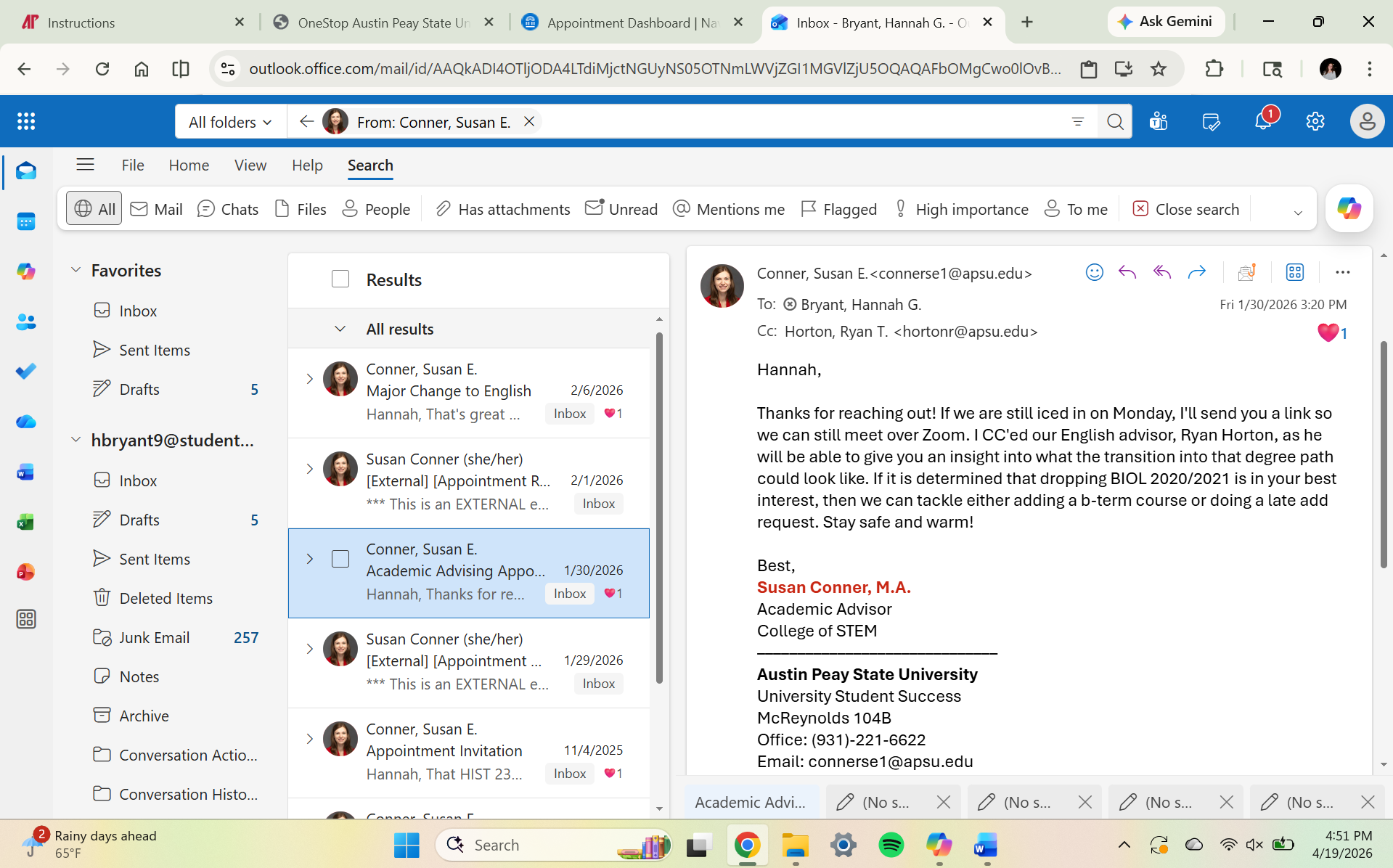 Show the sent message or the reply from the advisor.
